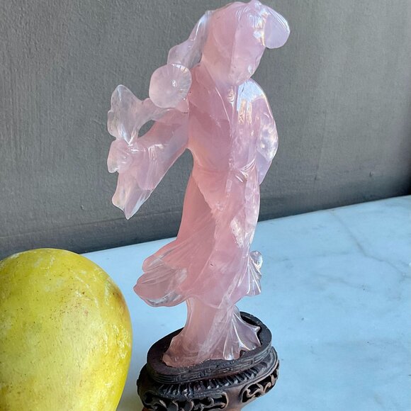 Vintage Rose Quartz Mother and Child Sculpture on a carved Wood Base - Picture 12 of 13
